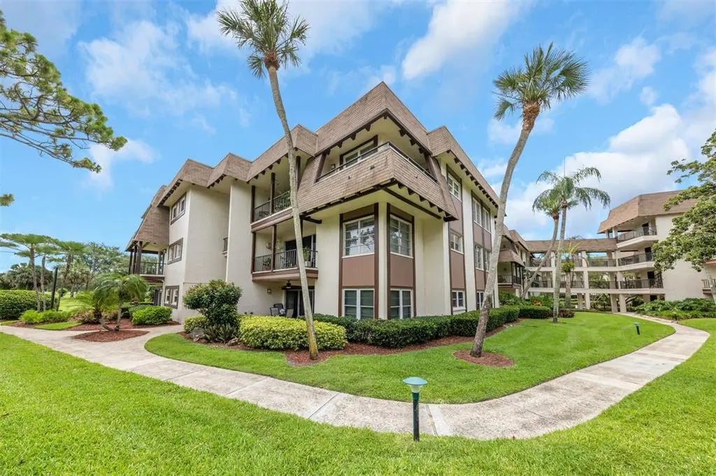 3035 Countryside Boulevard 16b, CLEARWATER