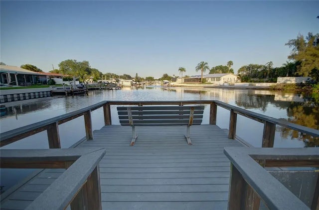 350 79th Avenue N 104, ST PETERSBURG
