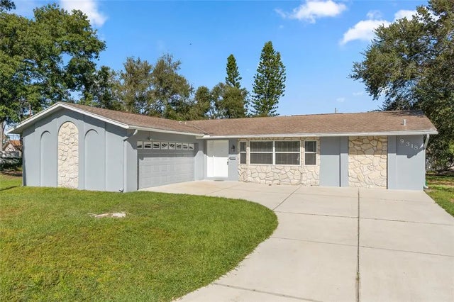 9318 1st Street N, ST PETERSBURG