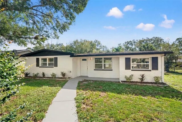 9402 W Cluster Avenue, TAMPA