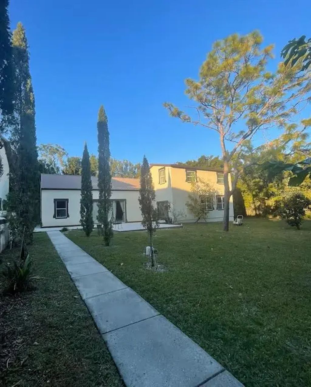 4 Cardinal Drive, LONGWOOD