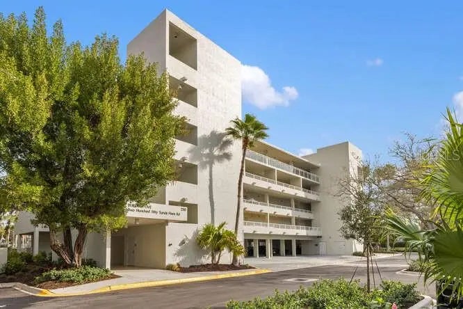 250 Sands Point Road 5203, LONGBOAT KEY