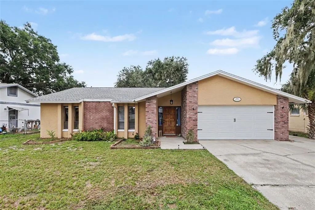 819 Crosswinds Drive, BRANDON