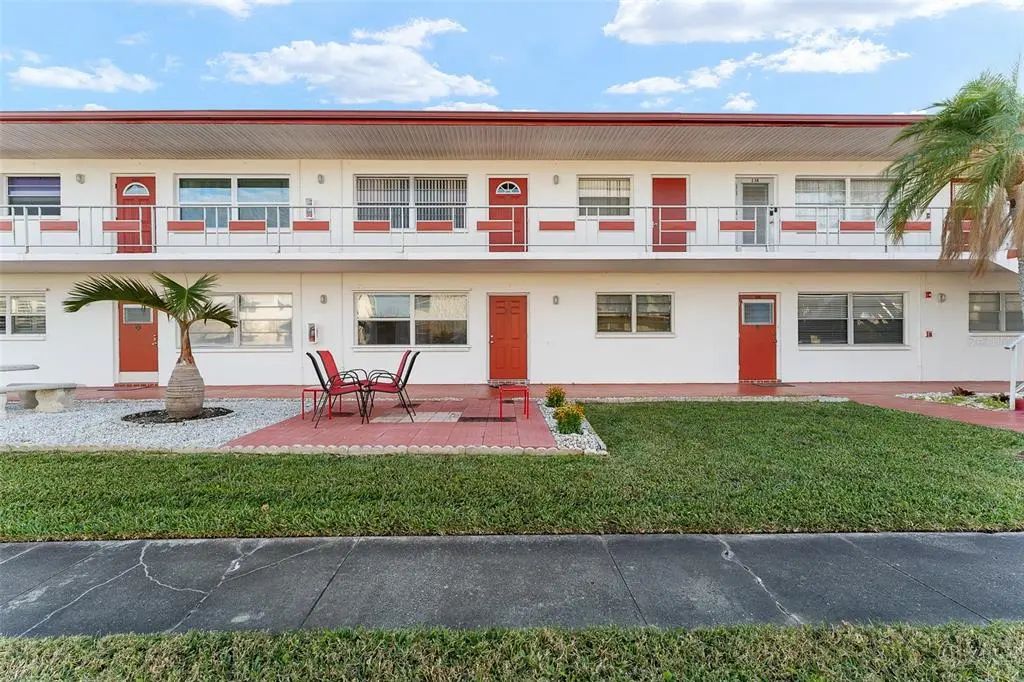 1950 58th Avenue North 9, ST. PETERSBURG