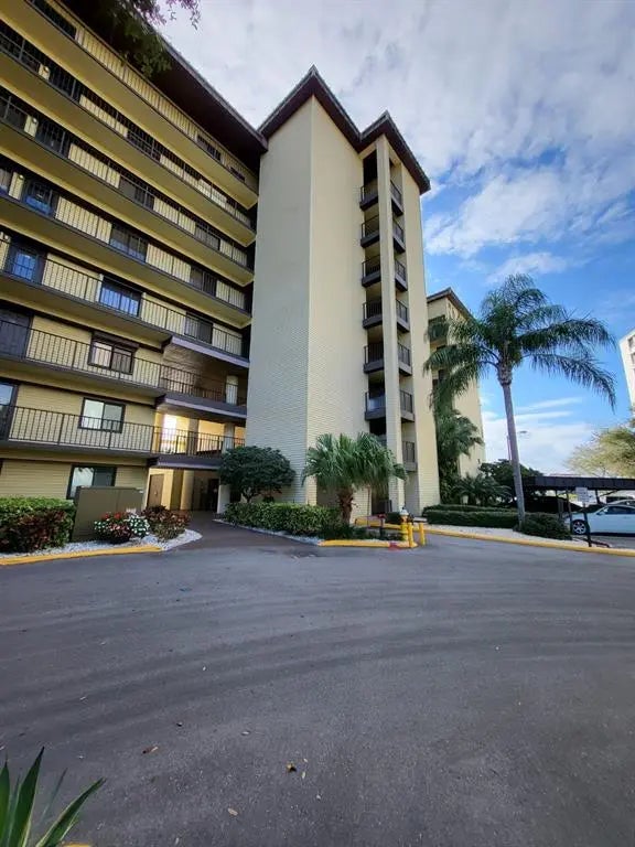 650 Island Way 408, CLEARWATER BEACH