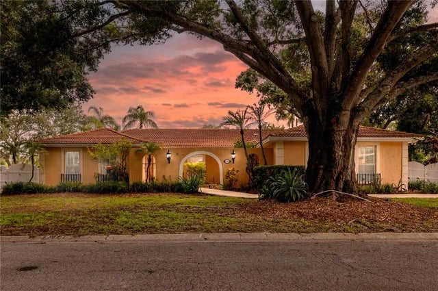 2370 Weymouth Drive, CLEARWATER