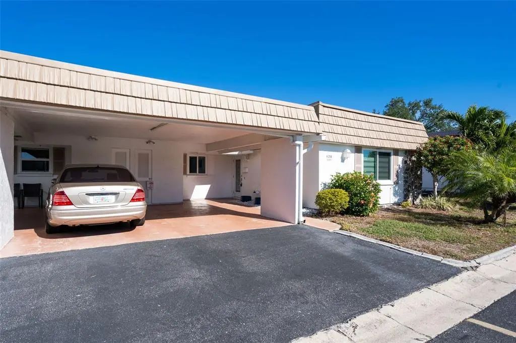 2305 Riverbluff Parkway V256, SARASOTA