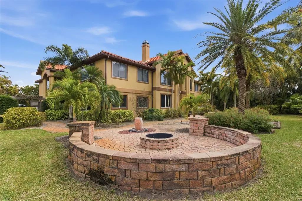 303 Sunny Lane, BELLEAIR