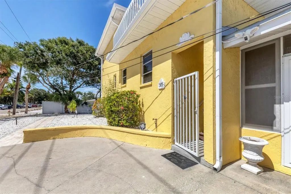 301 Avenida Madera A, SARASOTA