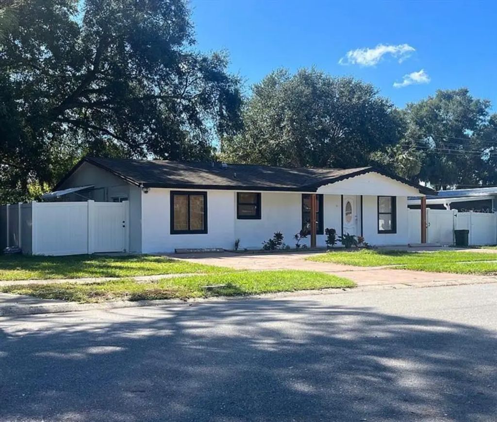 6524 La Mesa Circle, TAMPA