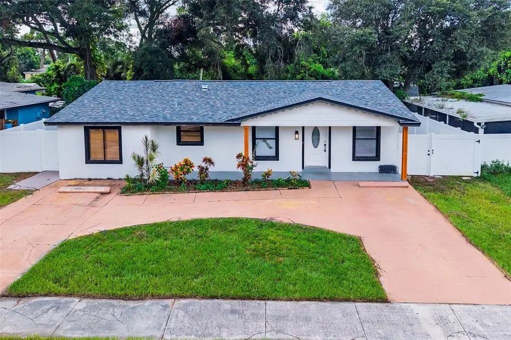 6524 La Mesa Circle, TAMPA