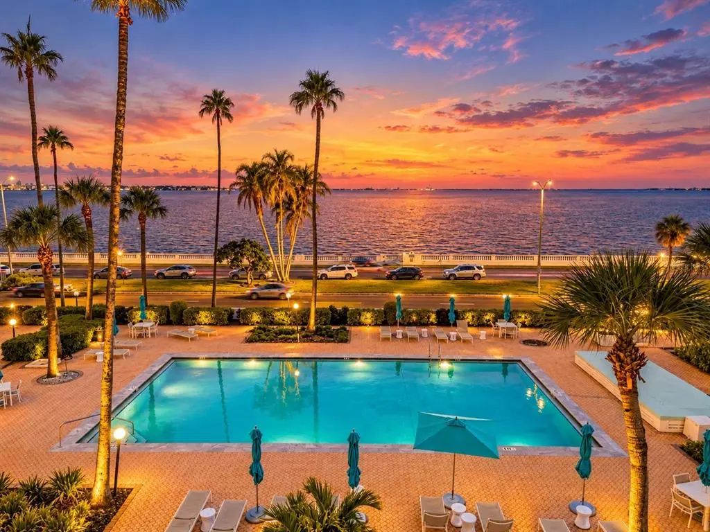2401 Bayshore Boulevard 212, TAMPA