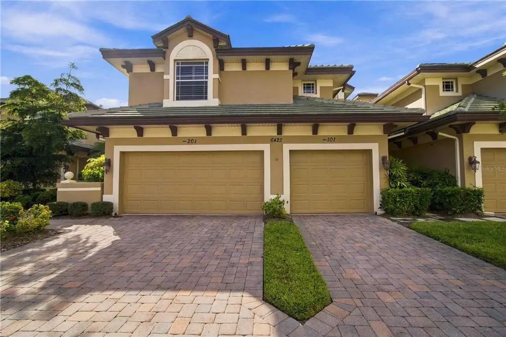 6422 Moorings Point Circle 101, LAKEWOOD RANCH