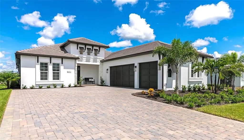 832 Blue Shell Loop, SARASOTA