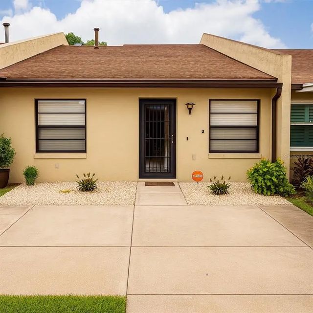 2218 Abbey Road, WINTER HAVEN