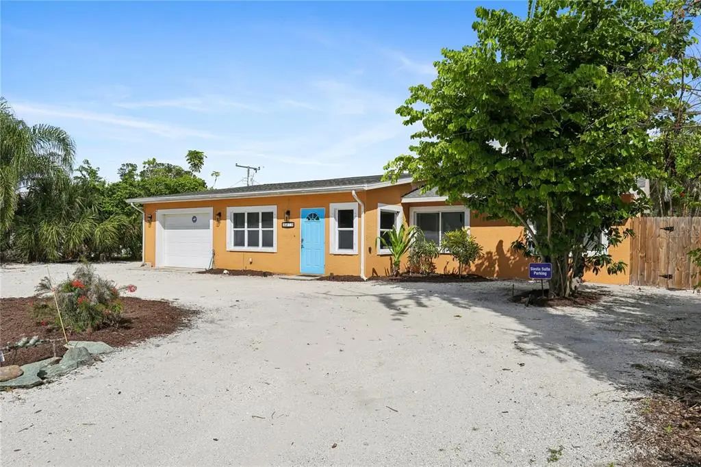 8479 Pinewood Road, SARASOTA