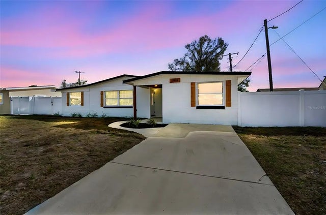 7910 W Powhatan Avenue, TAMPA