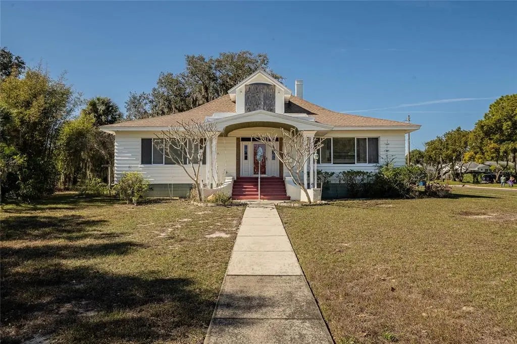 102 S Lakeshore Boulevard, LAKE WALES