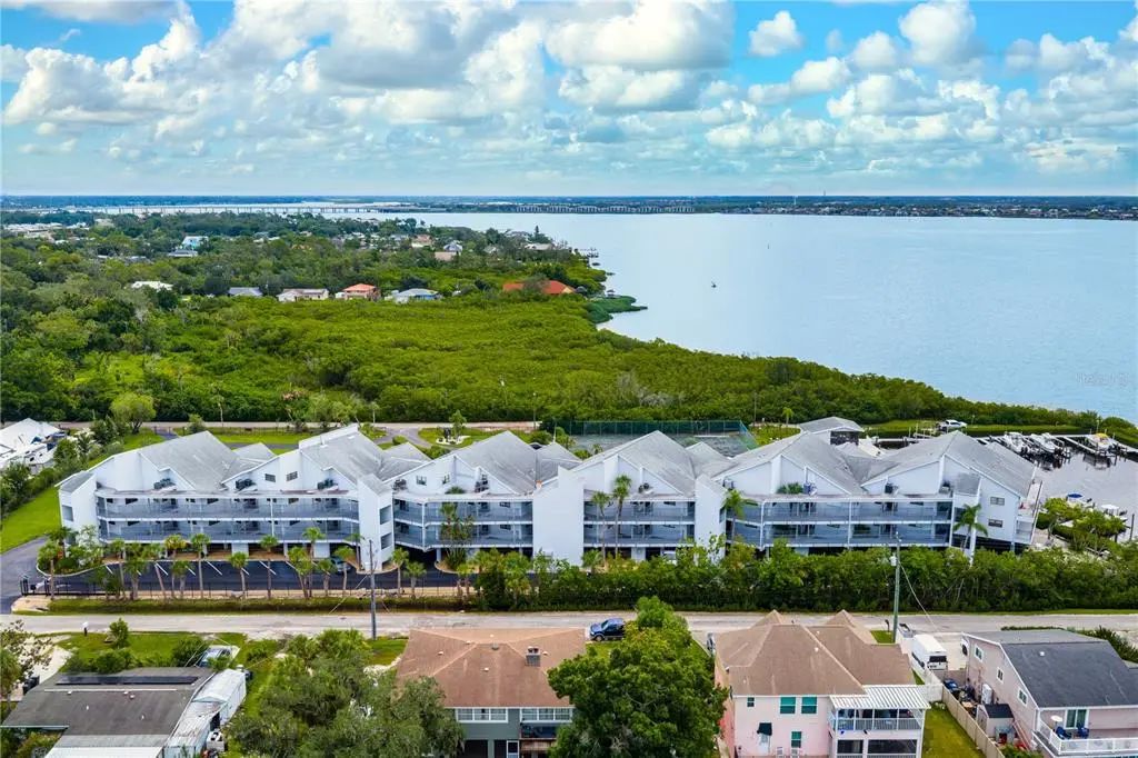 515 Leffingwell Avenue 112, ELLENTON
