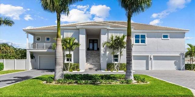 107 12th Street, BELLEAIR BEACH