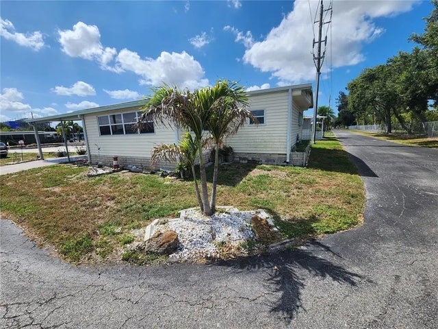 5301 Algeria Court, BRADENTON