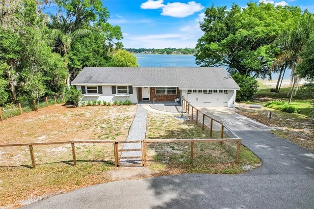 9865 White Road, OCOEE