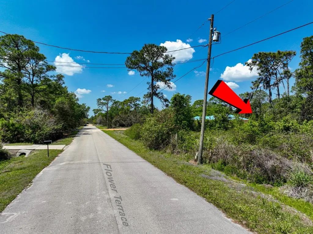 2022 Flower Terrace, SEBRING
