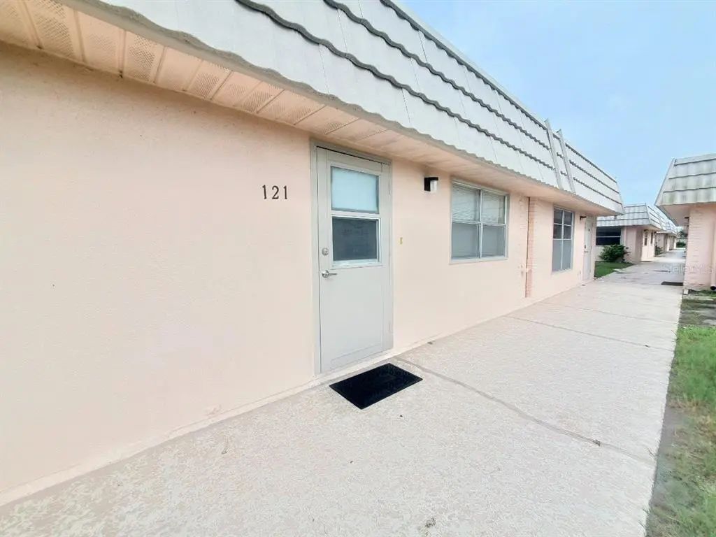 201 Bedford Trail 121, SUN CITY CENTER