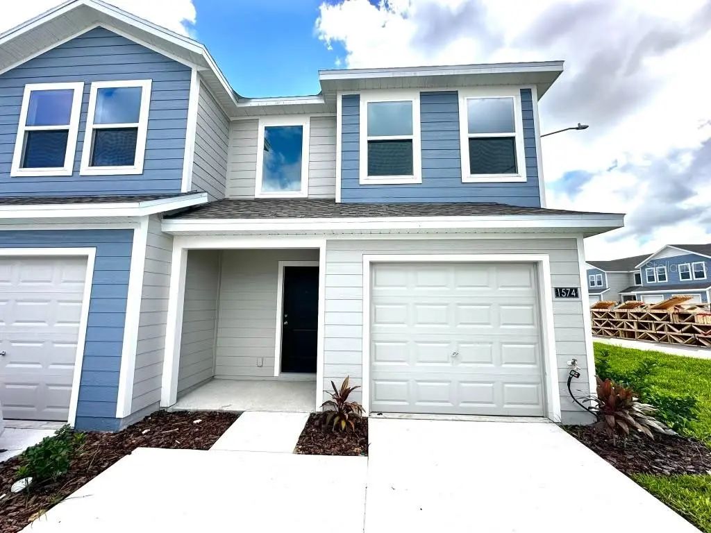 1574 Plank Place, DAVENPORT