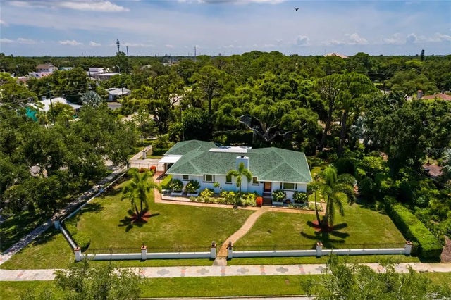 100 Park Street S, ST PETERSBURG