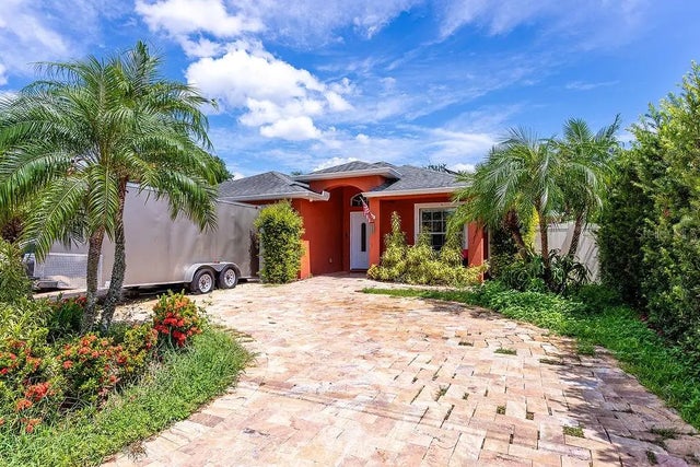 4907 Carlyle Road, TAMPA