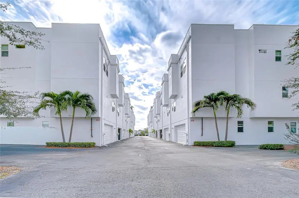 3100 W Paul Avenue 5, TAMPA