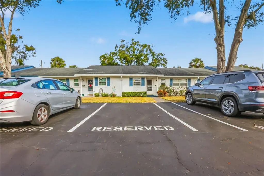 249 N Hill Avenue 30, DELAND