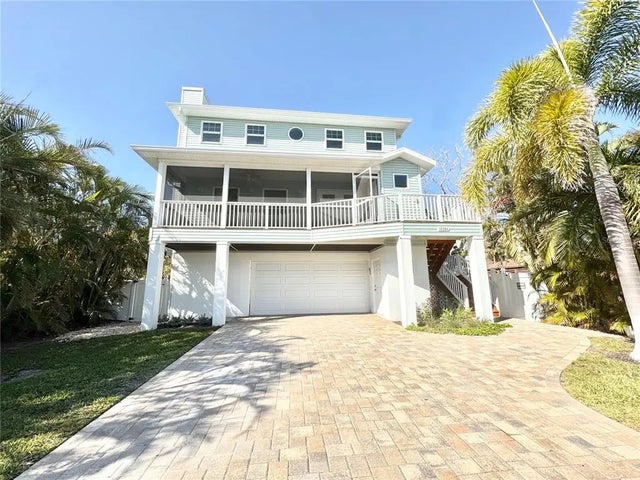16204 3rd Street E, REDINGTON BEACH