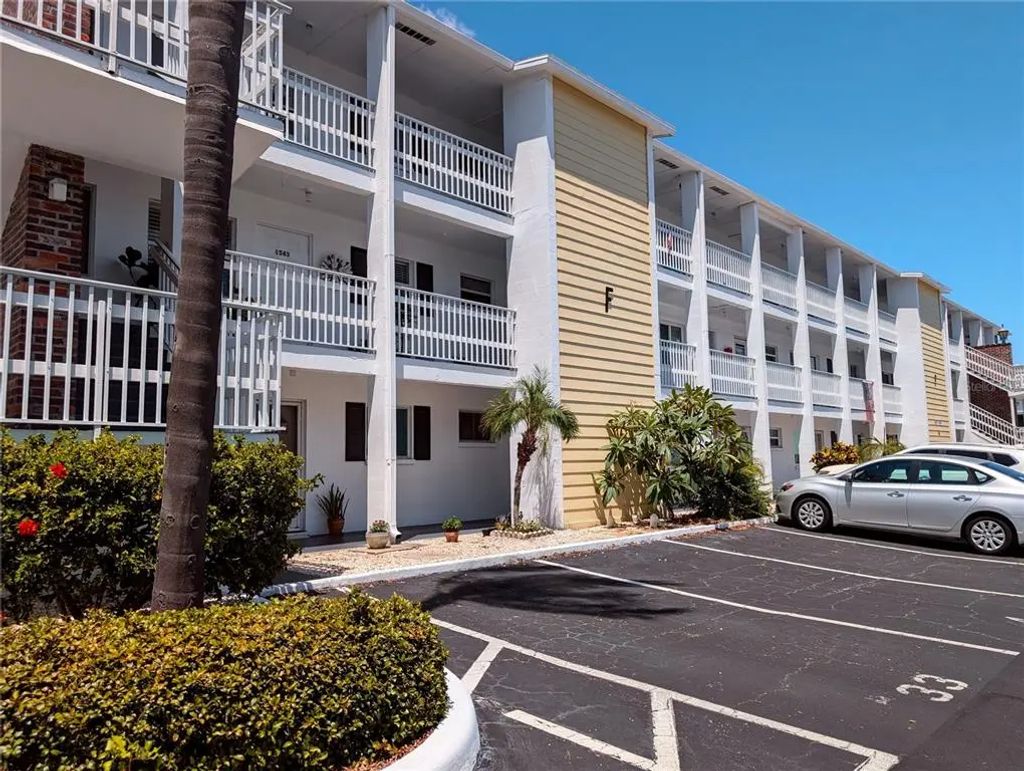 1531 Leisure Drive F-3, BRADENTON