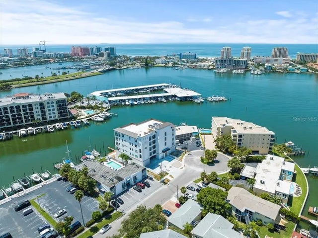 211 Dolphin Point 201, CLEARWATER BEACH