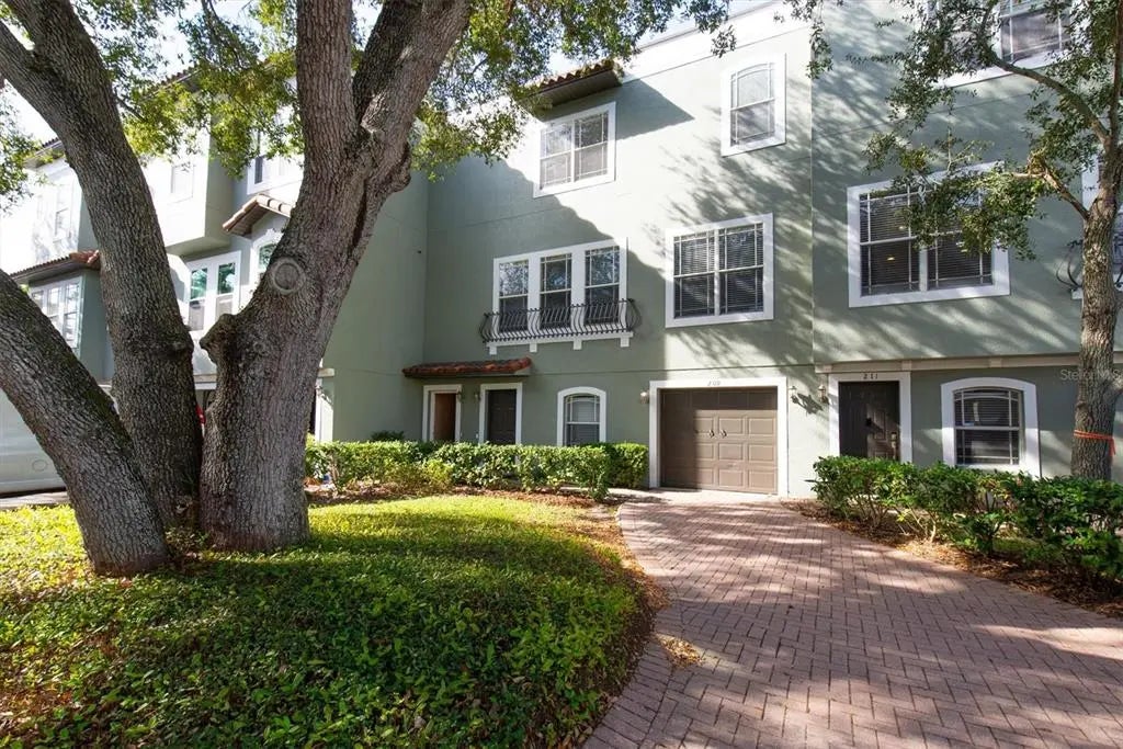 209 Rock Garden Place, TAMPA