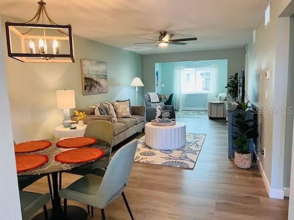 4242 Heron Way B323, BRADENTON