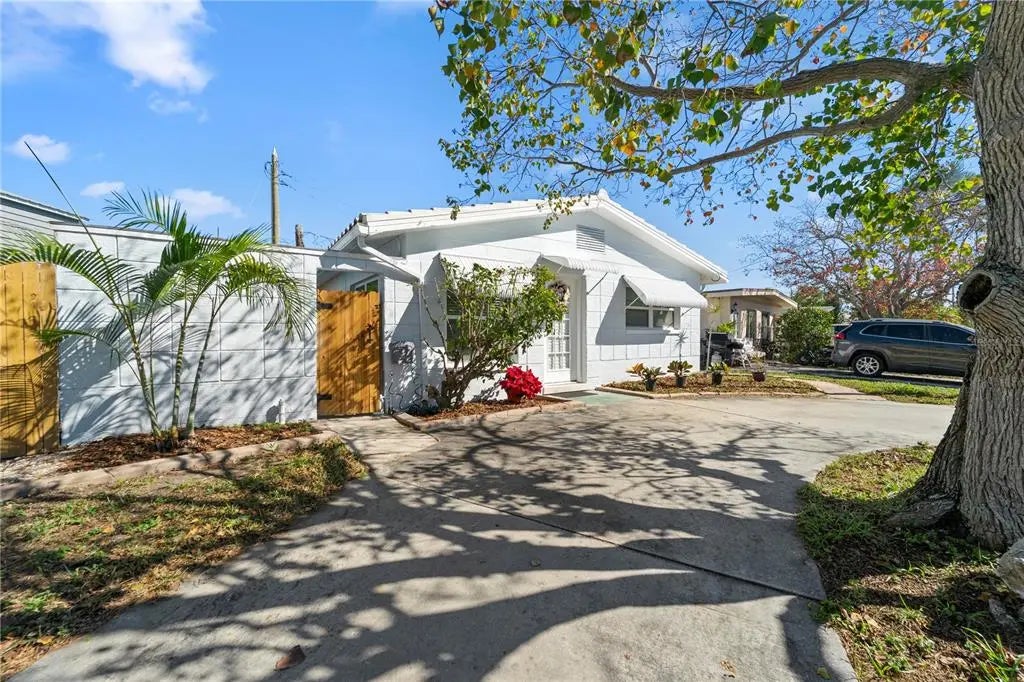 11155 2nd Street E, TREASURE ISLAND