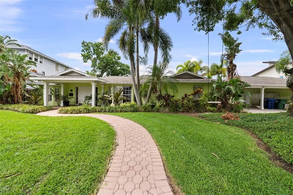 648 Geneva Place, TAMPA