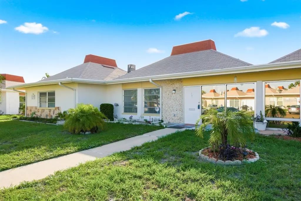 4344 Tahitian Gardens Circle B, HOLIDAY