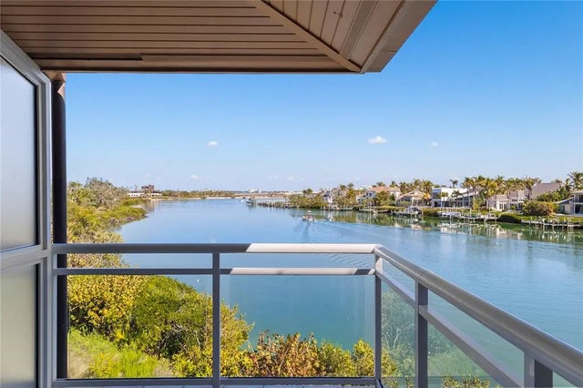 225 Sands Point Road 6204, LONGBOAT KEY