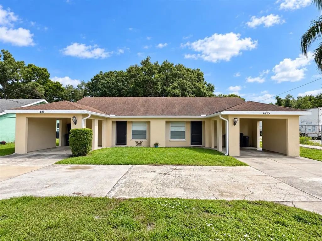 4211 9th Street E, BRADENTON