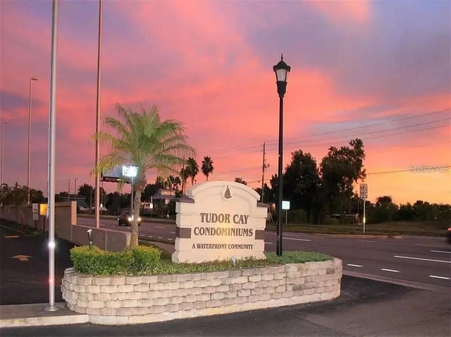 9109 W Hillsborough Avenue J207, TAMPA