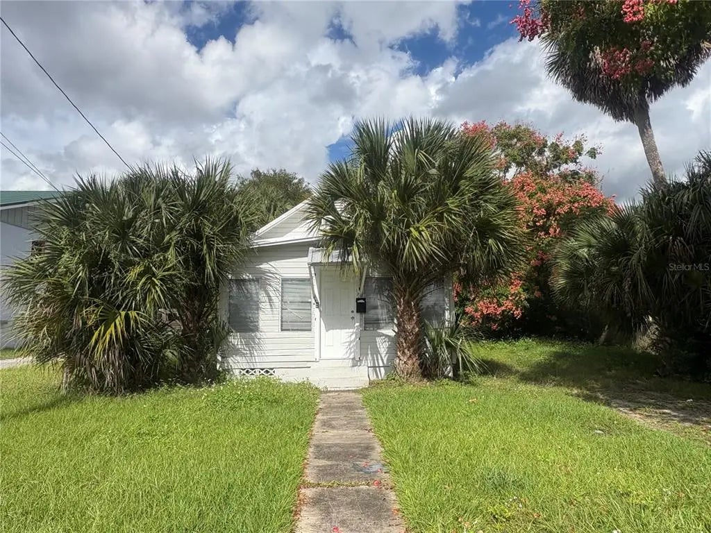 121 Kensington Avenue, DELAND