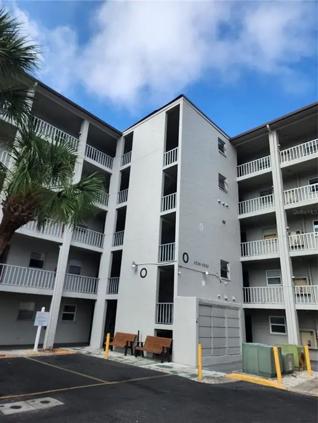 3064 Lake Bayshore Drive 115, BRADENTON
