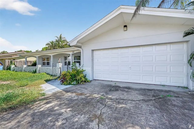 330 90th Avenue Ne, ST PETERSBURG