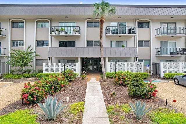 4611 W Fig Street 208, TAMPA