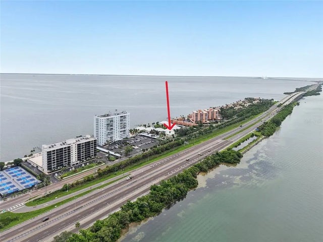 7300 Sunshine Skyway Lane S 202, ST PETERSBURG