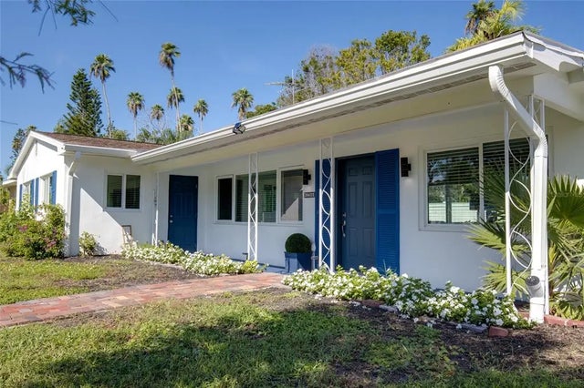 1794 Santa Barbara Dr, DUNEDIN